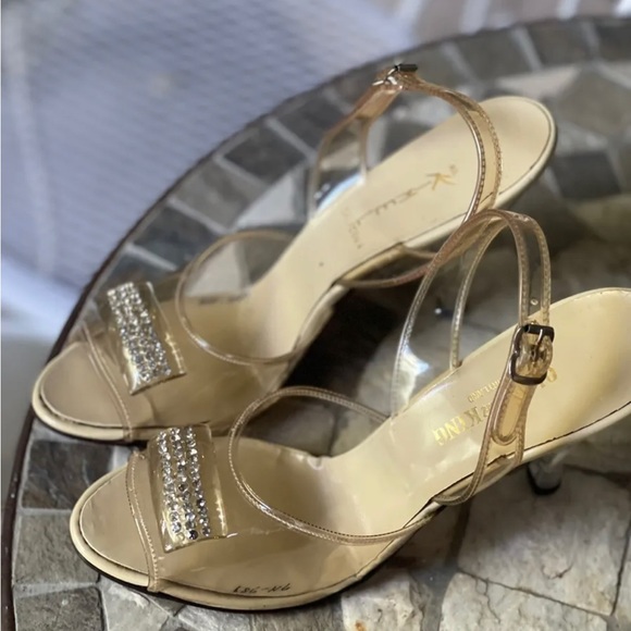 Vintage 1950’s Cinderella lucite High Heels - Picture 2 of 5